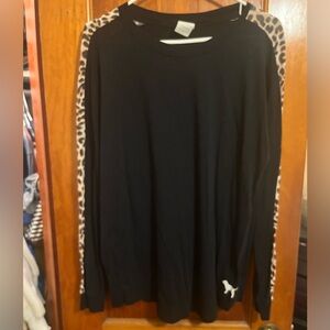 PINK by Victoria’s Secret leopards sleeve top